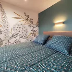 Les Volets Rouges D'allonnes Holiday home *