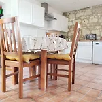 Les Volets Rouges D'allonnes Holiday home Allonnes (Maine-et-Loire)