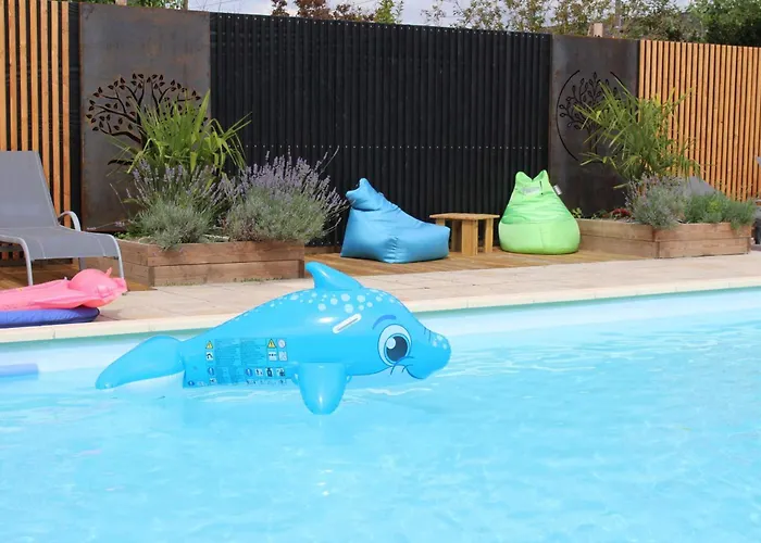 Les Volets Rouges D'allonnes Сasa de vacaciones *